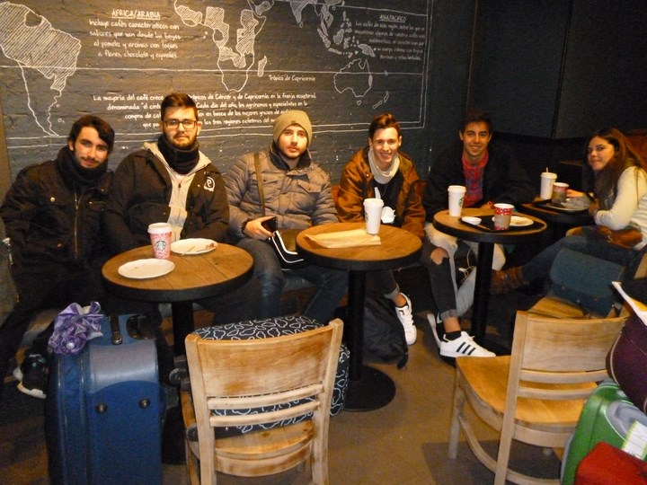 Desayuno cargado de maletas (Copy)